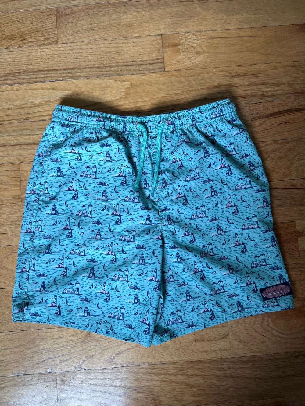 Vineyard Vines boys swim suit size XL (18)